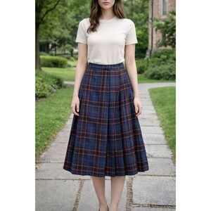 Vintage ILGWU Union Made  Wool Skirt Womens Waist Size 30 Plaid Pleated Academia